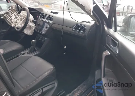 2021 Volkswagen Tiguan 2.0T Se/2.0T Se R-Line Black/2.0T Sel z USA, uszkodzony, nr VIN 3VV2B7AX4MM110397